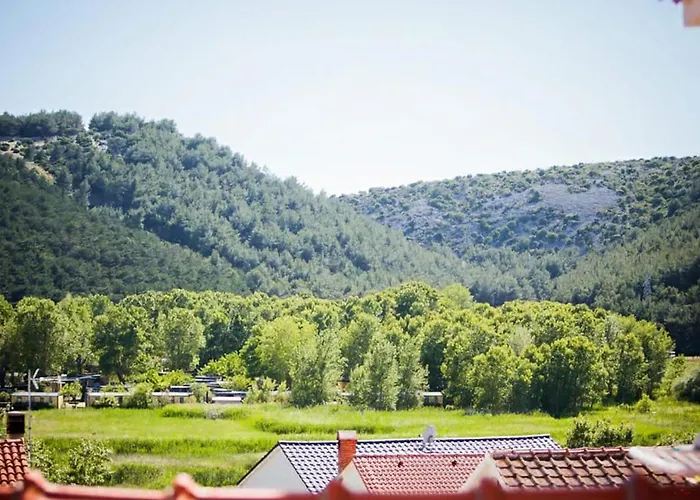 דירה 1 Bedroom Awesome In לופאר